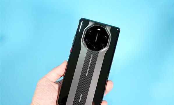 华为Mate40 RS保时捷设计曝光：超跑造型 奢华五摄