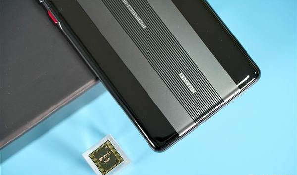 华为Mate40 RS保时捷设计曝光：超跑造型 奢华五摄